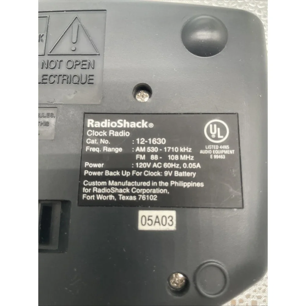 Radio Shack 12-1630 Alarm Clock Radio-AM/FM-Corded-Tested/Works‎